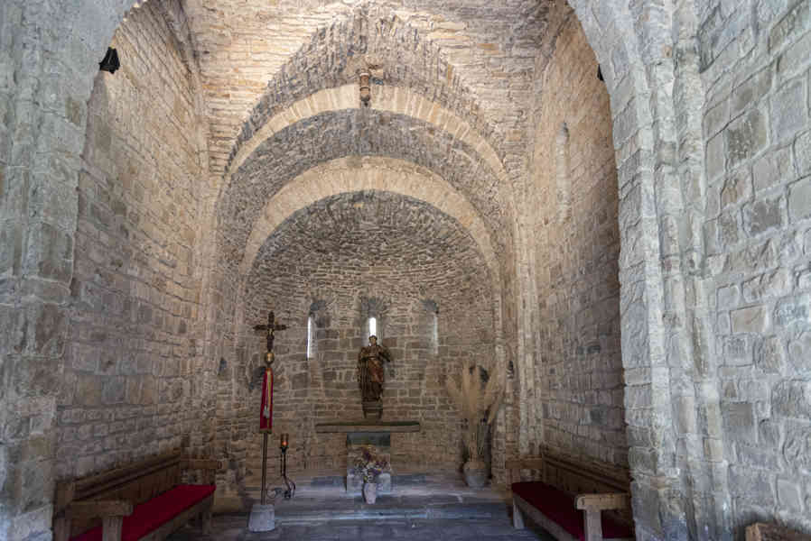 Huesca - Santa Cruz de los Serós 12 - iglesia de San Caprasio.jpg